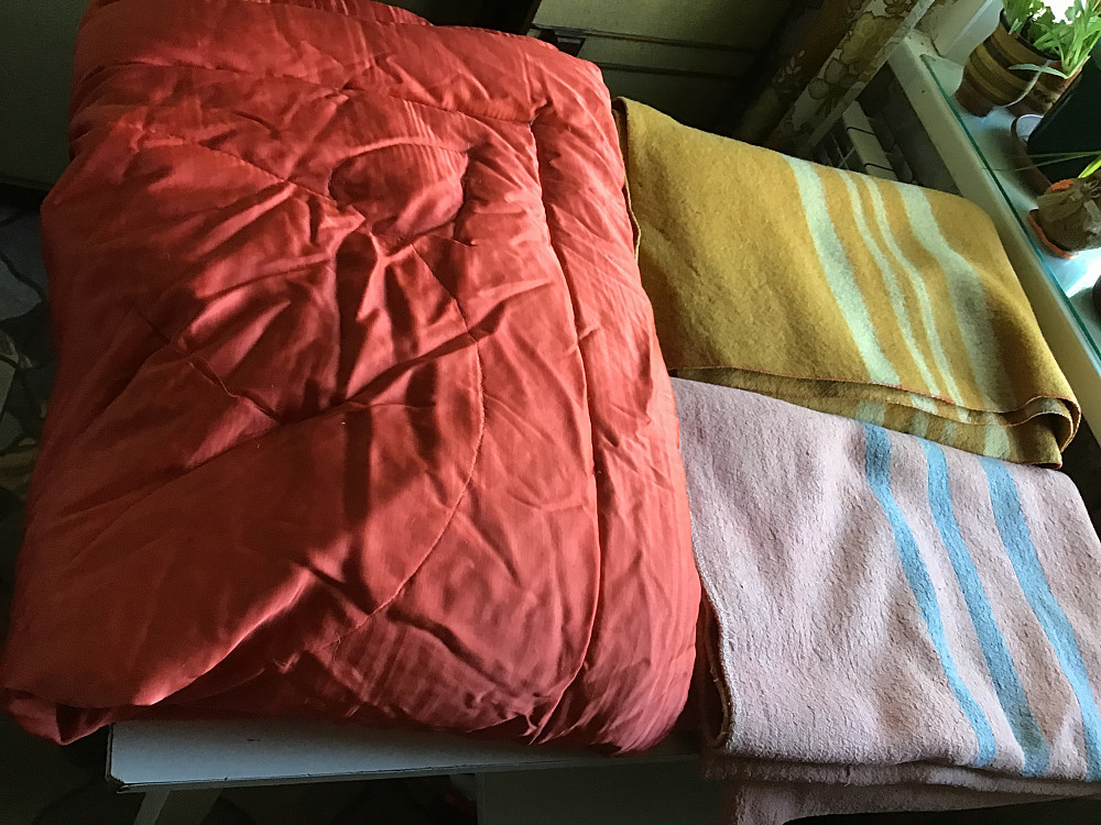 Одеяла байковые и пуховое б/у Киев - изображение 1