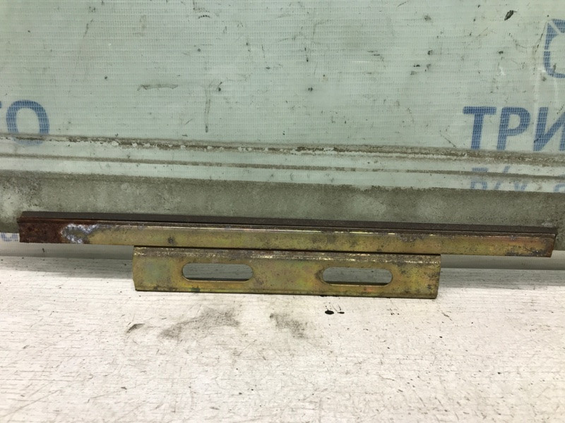 Стекло двери заднее правое Mitsubishi Pajero Sport K9 2.5 DIESEL 4D56 1996 (б/у) Київ - зображення 2