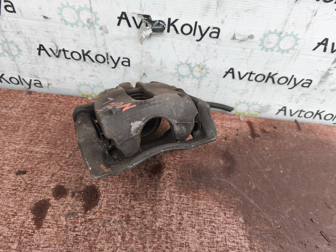 Суппорт передний Nissan Note E11 2005-2012 Ковель - зображення 2