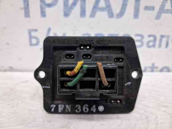 Резистор печки Mitsubishi Pajero Wagon 3 3.2 ДИЗЕЛЬ 4M41 1999 (б/у) Киев