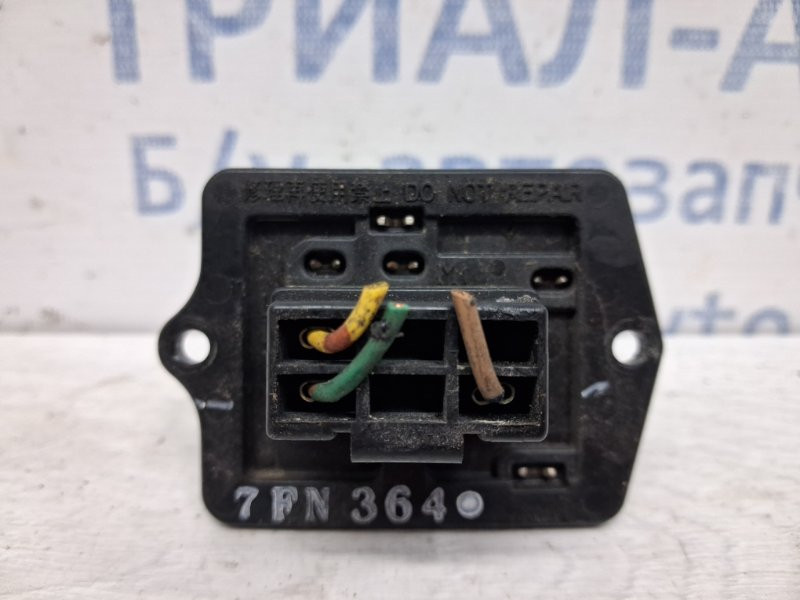 Резистор печки Mitsubishi Pajero Wagon 3 3.2 ДИЗЕЛЬ 4M41 1999 (б/у) Киев - изображение 3