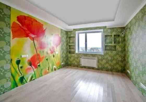 Поклейка вінілових флізелінових шпалер Киев