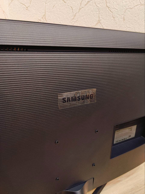 Монітор 32" Samsung U32J590U 3840x2160 4K UltraHD/VA/LED/75Гц/4мс+HDMI Роздільна - зображення 7