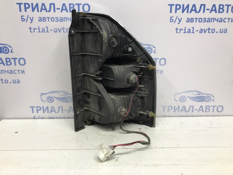 Фонарь задний внешний левый Mitsubishi Pajero Wagon 3 3.2 ДИЗЕЛЬ 4M41 1999 (б/у) Киев - изображение 5