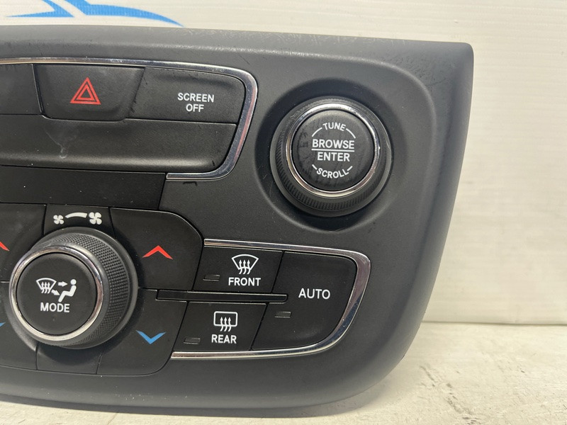 Панель управления радио и климатом Jeep Compass MP 2.4 БЕНЗИН EDE 2016 (б/у) Киев - изображение 3