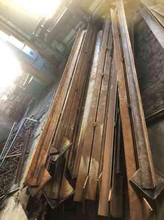 Металевий кутник б/у | товстий метал | довжина 2,5–3,5 м Долинська