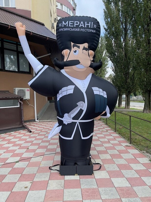 Зовнішня реклама ресторану Надувний чоловічок грузин Київ - зображення 1