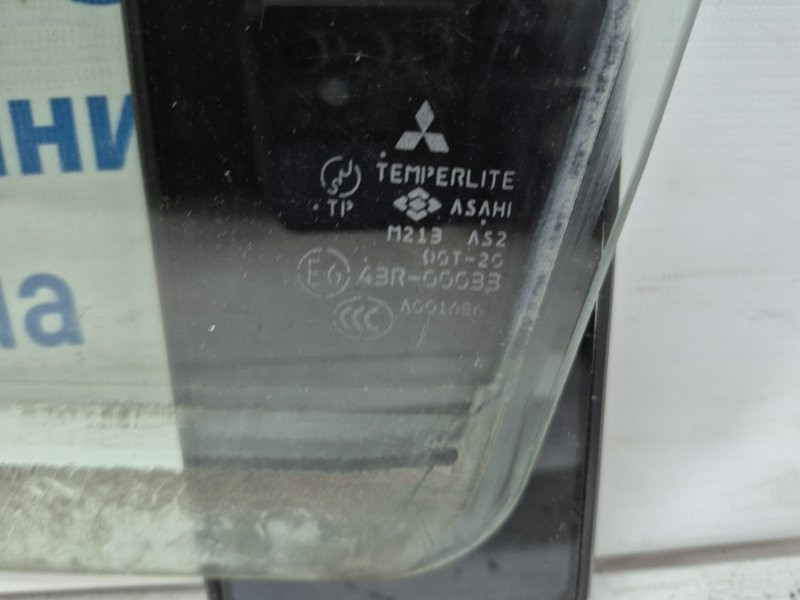 Стекло двери переднее левое Mitsubishi Pajero Wagon 4 3.2 ДИЗЕЛЬ 4M41 2006 (б/у) Киев - изображение 3