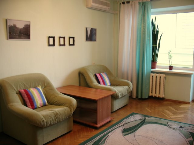 ОРЕНДА 1к квартира м.Лівобережна вул.Туманяна Ованеса 8 код 118478 Киев - изображение 1