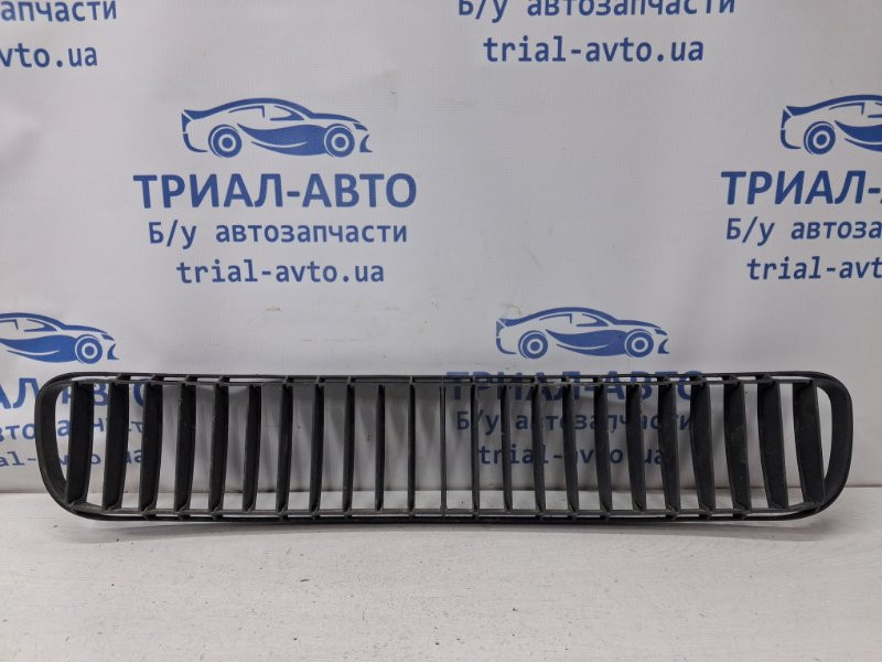 Решетка бампера центральная Skoda Fabia 5J 1.4 DIESEL 2007 (б/у) Київ - зображення 4