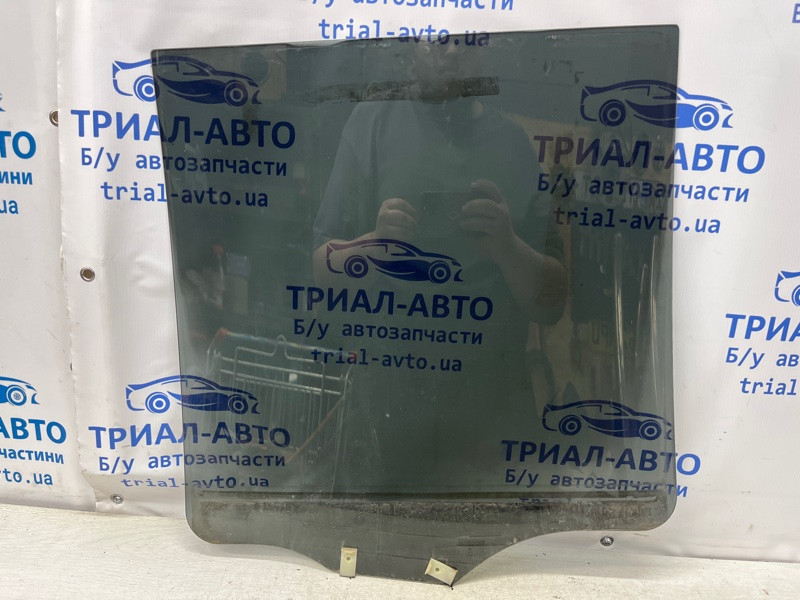 Стекло двери заднее левое Mitsubishi Pajero Wagon 3 3.2 ДИЗЕЛЬ 4M41 1999 (б/у) Київ - зображення 2