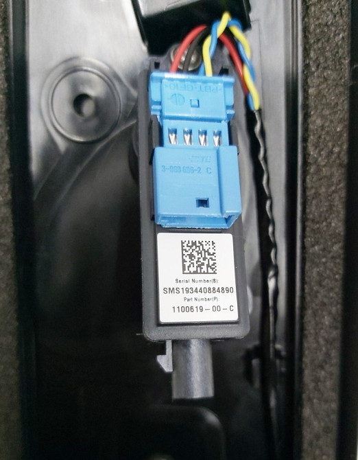 Накладка стойки B наружная правая (стекло) с камерой Tesla model 3 1109255-00-I Київ - зображення 9