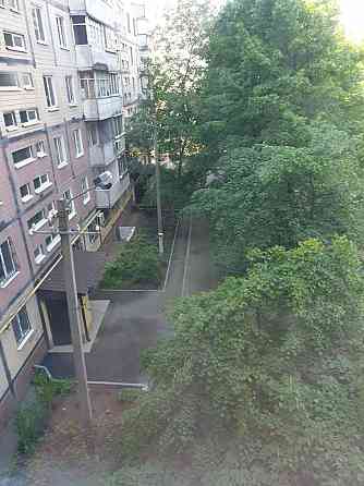 Продам. 3-к.кв. 4/9, ж/м Лівобережний-2, вул.Терещенківська Днепр