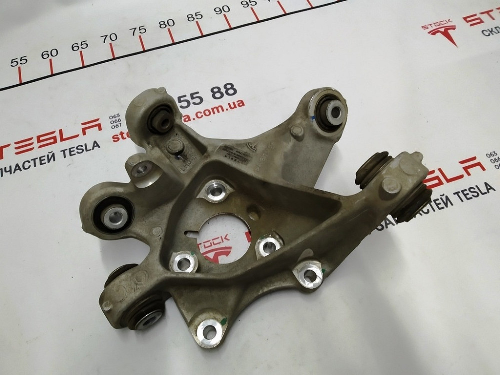 Кулак задний левый (цапфа) Tesla model 3 1044411-00-F Київ - зображення 2