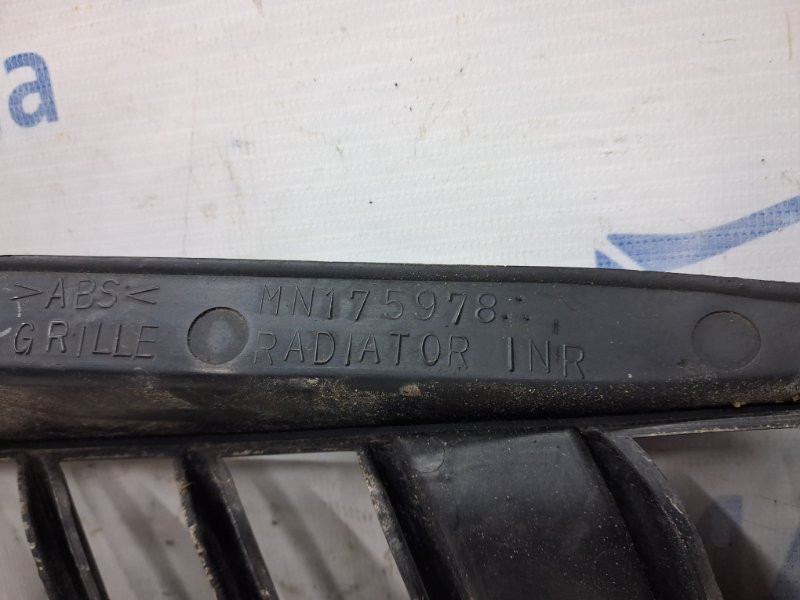 Решетка радиатора Mitsubishi Outlander CU 2.4 БЕНЗИН 4G69 2003 прав. (б/у) Київ - зображення 5