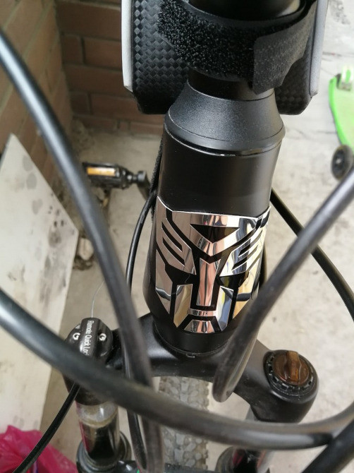 Наклейка на авто алюминиевая Трансформер Автобот Киев - изображение 5