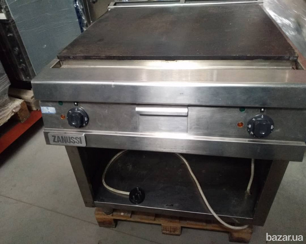 Жарочная поверхность ,електрическая ,гладкая ,Zanussi Київ - зображення 2