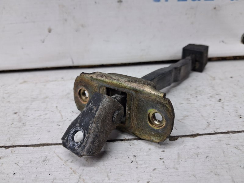 Ограничитель двери задний правый Mitsubishi Pajero Wagon 3 3.2 ДИЗЕЛЬ 4M41 1999 (б/у) Київ - зображення 2