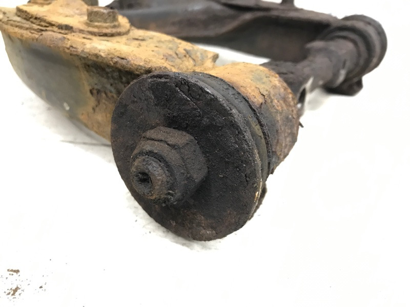 Рычаг передний верхний правый Mitsubishi Pajero Sport K9 2.5 DIESEL 4D56 1996 (б/у) Київ - зображення 4