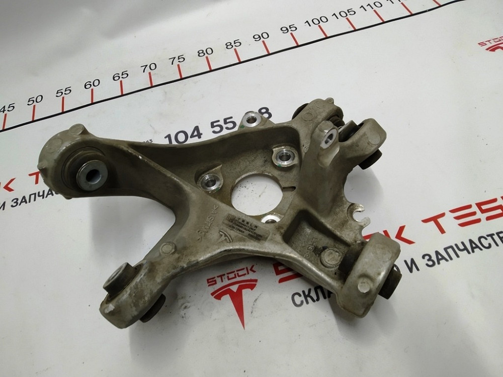 Кулак задний левый (цапфа) Tesla model 3 1044411-00-F Київ - зображення 3