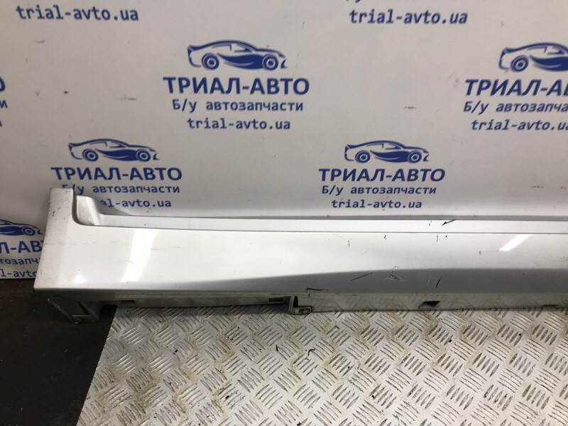 Накладка порога внешняя левая Infiniti Q50 V37 2.2 DIESEL OM651 2013 (б/у) Киев - изображение 2