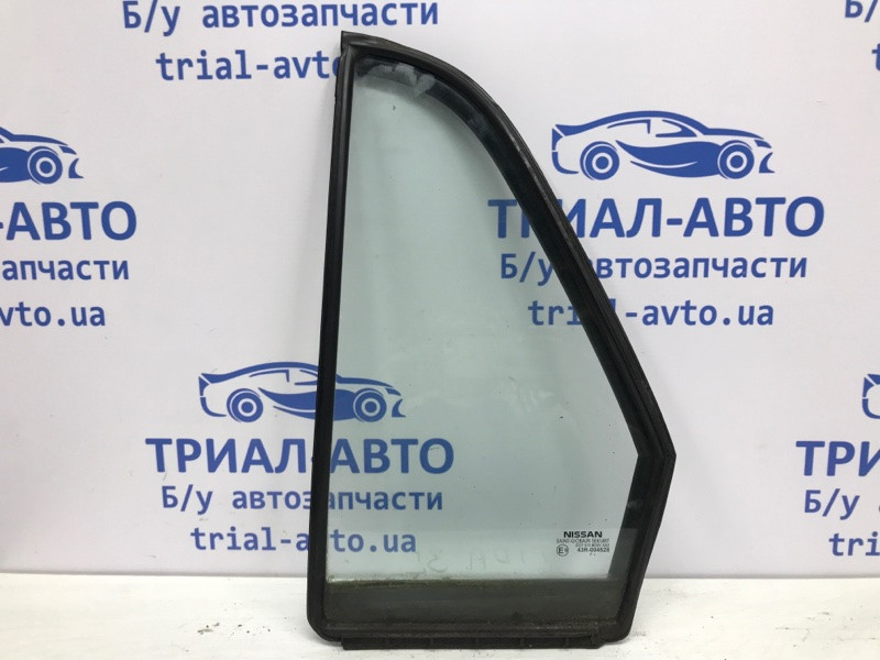 Стекло двери задней левой (форточка) Nissan Tiida C11 1.6 БЕНЗИН HR16 2004 (б/у) Киев - изображение 1