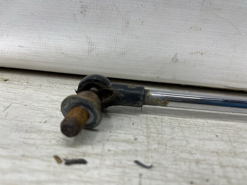 Амортизатор крышки багажника Suzuki Grand Vitara JT 2.0 БЕНЗИН J20A 2005 (б/у) Киев - изображение 3