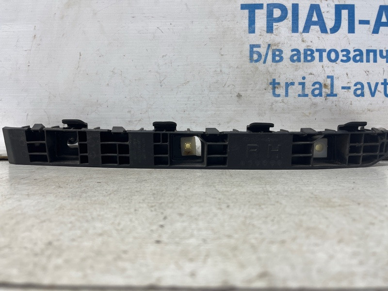 Кронштейн бампера задний правый Hyundai I30 GD 1.6 DIESEL D4FB 2011 (б/у) Киев - изображение 1