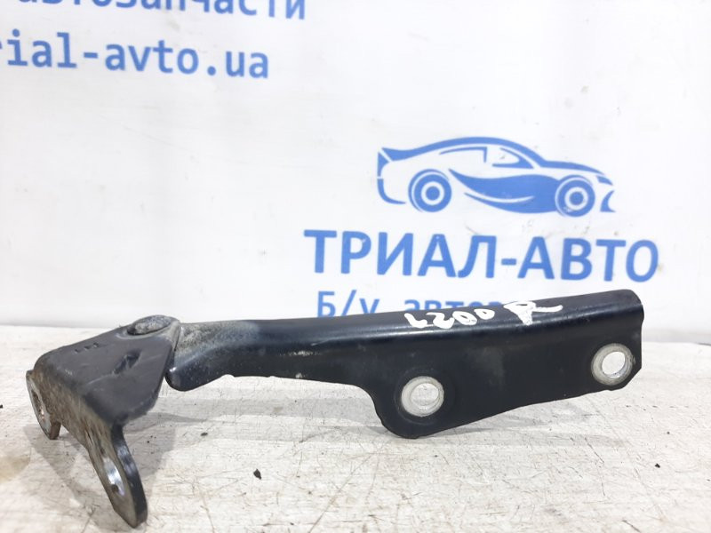 Петля капота правая Mitsubishi L200 KB 2.5 ДИЗЕЛЬ 4D56U 2006 (б/у) Киев - изображение 1