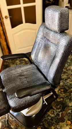 Педикюрне крісло кушетка косметологічна Роздільна