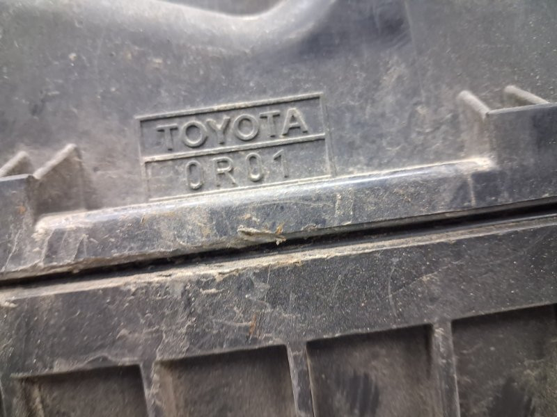 Корпус воздушного фильтра Toyota Avensis T25 2.2 DIESEL 2ADFTV 2002 (б/у) Киев - изображение 5