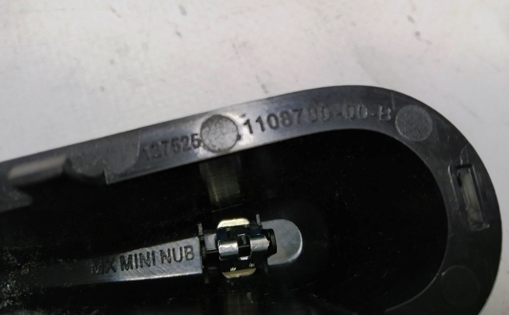 Крепление панели 3-го ряда сидений левое Tesla model X 1108790-00-B Киев - изображение 3