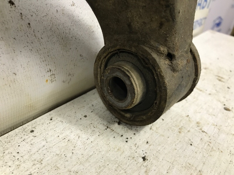 Рычаг передний верхний правый Mitsubishi Pajero Wagon 3 3.2 ДИЗЕЛЬ 4M41 1999 (б/у) Київ - зображення 2