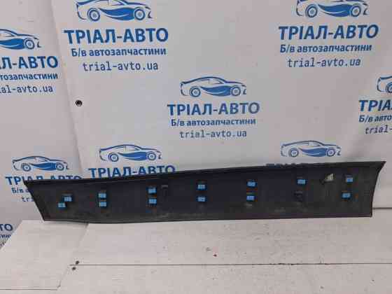 Накладка двери Jeep Cherokee KL 2.4 БЕНЗИН ED6 2013 перед. прав. (б/у) Київ