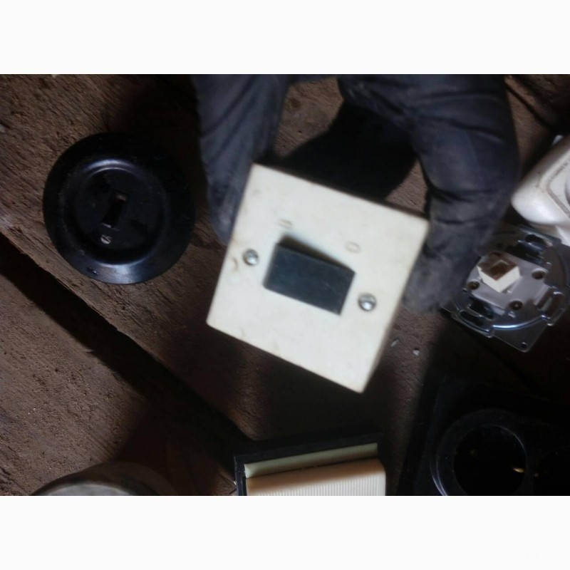 Выключатели закрытой проводки, одинарные, бытовые, -680шт. Харків - зображення 5