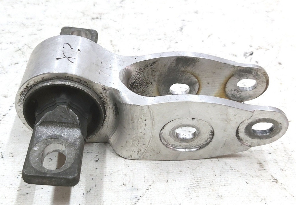 Кронштейн крепления двигателя переднего подушка левый вилка AWD с повреждением Tesla model S model Киев - изображение 3