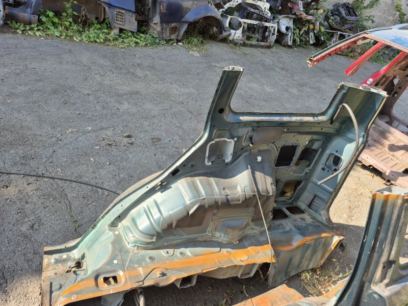 Четверть автомобиля задняя правая Mitsubishi Pajero Wagon 3 3.2 ДИЗЕЛЬ 4M41 1999 (б/у) Київ - зображення 4