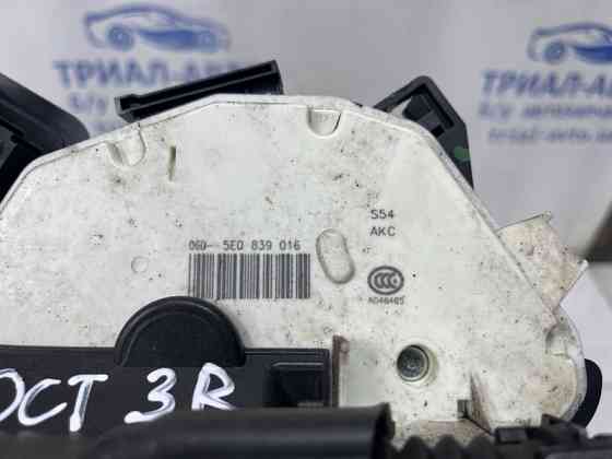 Замок двери задний правый Skoda Octavia 2013-2020 5E0839016 (Арт. 81543) Київ