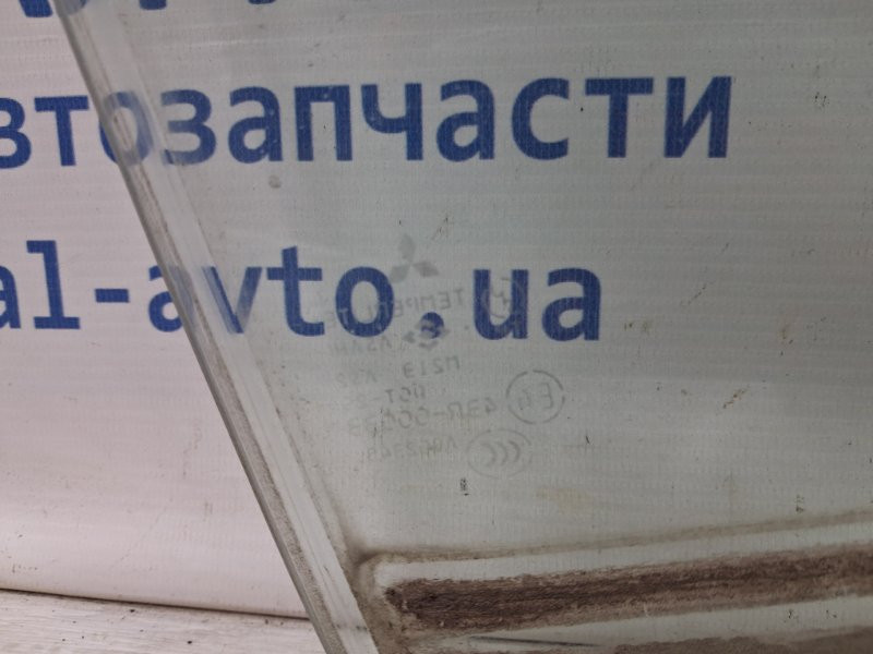 Стекло двери переднее правое Mitsubishi Pajero Wagon 3 3.2 ДИЗЕЛЬ 4M41 1999 (б/у) Киев - изображение 3