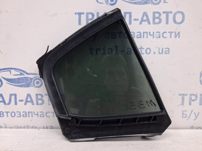 Стекло двери задней левой (форточка) Mazda 3 BM 2.2 DIESEL 2013 (б/у) Київ - зображення 2