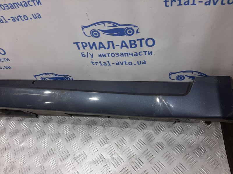 Накладка порога внешняя правая Toyota Avensis T27 1.8 БЕНЗИН 2ZRFAE 2009 прав. (б/у) Киев - изображение 2