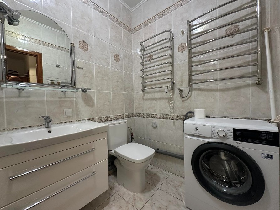 Живи біля міського озера — 1-кімнатна з ремонтом у центрі! Івано-Франківськ - зображення 2