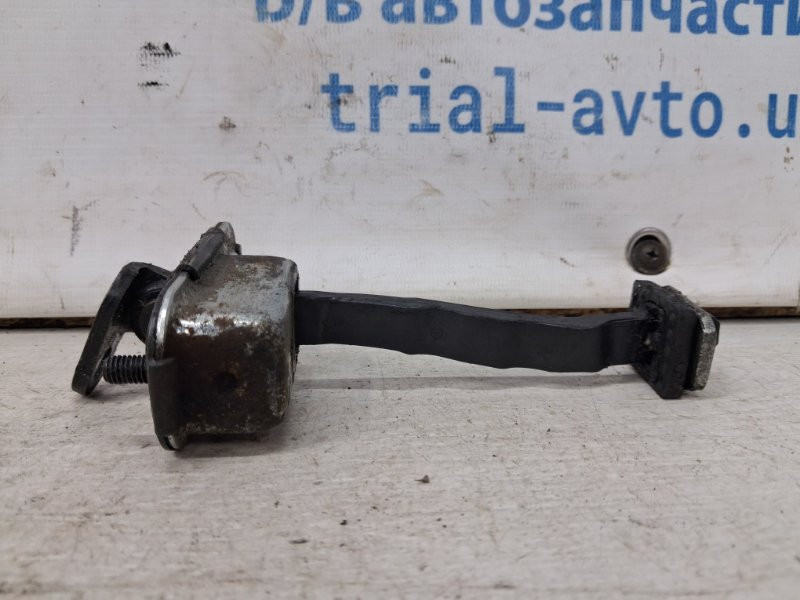 Ограничитель двери задний правый Hyundai IX35 LM 1.7 DIESEL D4FD 2009 (б/у) Киев - изображение 1