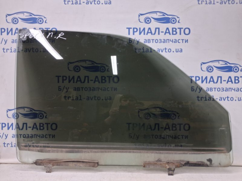 Стекло двери переднее правое Mitsubishi Pajero Sport 1996-2008 MR237966 (Арт. 64940) Киев - изображение 1