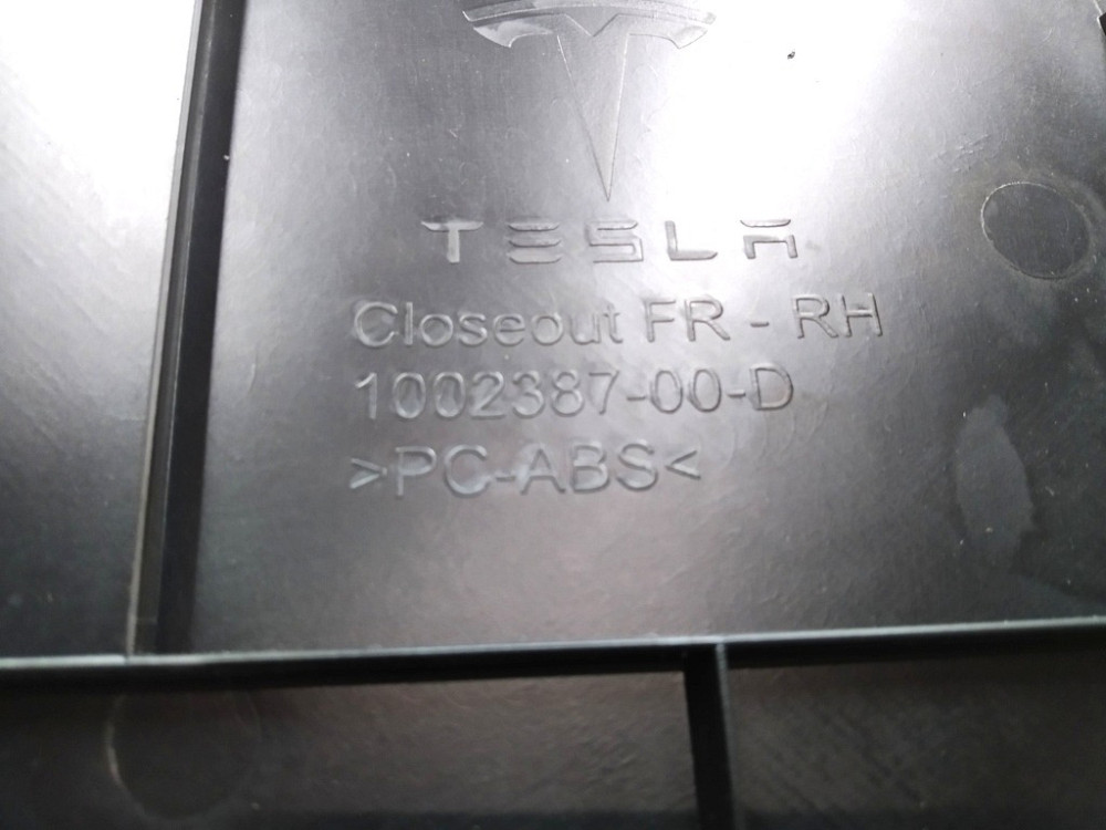 Облицовка центральной консоли правая передняя Tesla model S, model S REST 1008244-98-I Киев - изображение 3