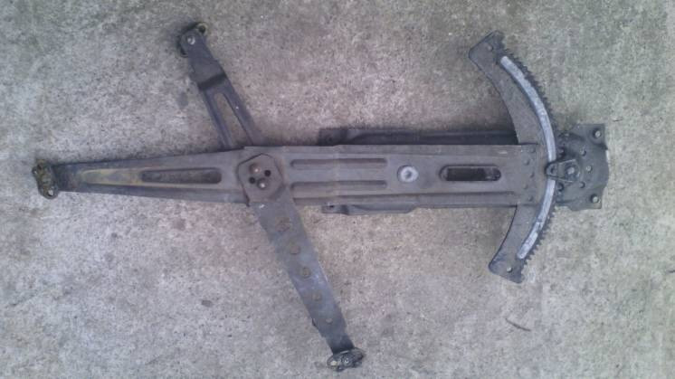 Склопідйомник передньої правої двері 90069708 Опель Кадетт D 78-82р.в Вінниця - зображення 1