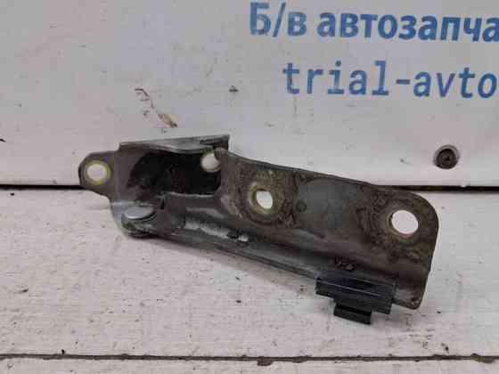 Петля капота правая Mitsubishi Pajero Wagon 3 3.2 ДИЗЕЛЬ 4M41 1999 (б/у) Киев