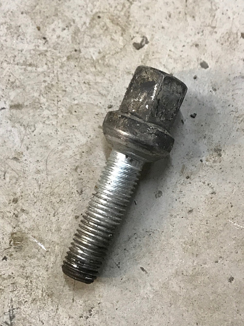 Бу болт колесный Mercedes М12x1.5x40мм ключ 17. Кропивницький - зображення 1