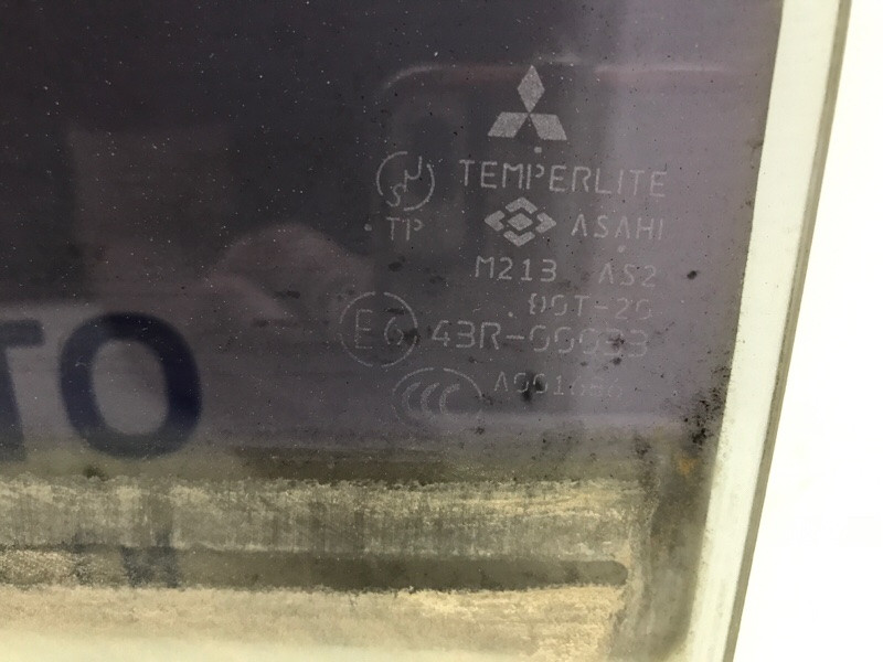 Стекло двери заднее левое Mitsubishi Pajero Wagon 4 3.2 ДИЗЕЛЬ 4M41 2006 (б/у) Київ - зображення 3
