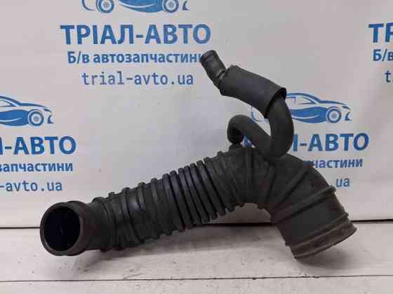 Патрубок воздушного фильтра Mitsubishi Pajero Wagon 3 3.2 ДИЗЕЛЬ 4M41 1999 (б/у) Киев